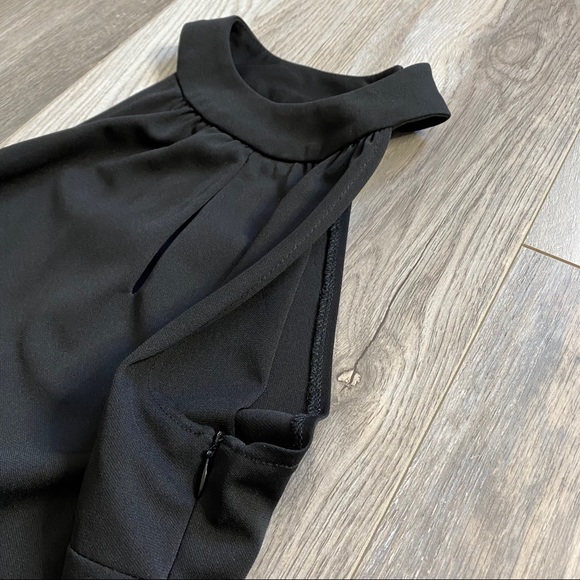 Vintage Ladies’ 1990’s Black Crepe LBD Halter Neck Fitted Cocktail Dress [XS] - Picture 3 of 9